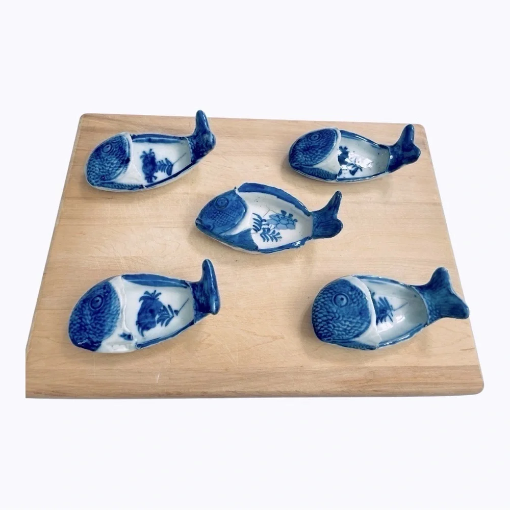 Antique Meiji Japanese Blue White Imari Fish Brush Washers Set of 5 c1890